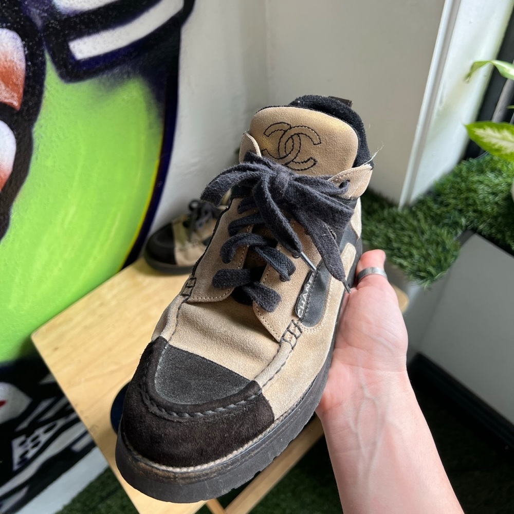 Rare Vintage Chanel 90s Beige Suede CC Logo Combat Boots